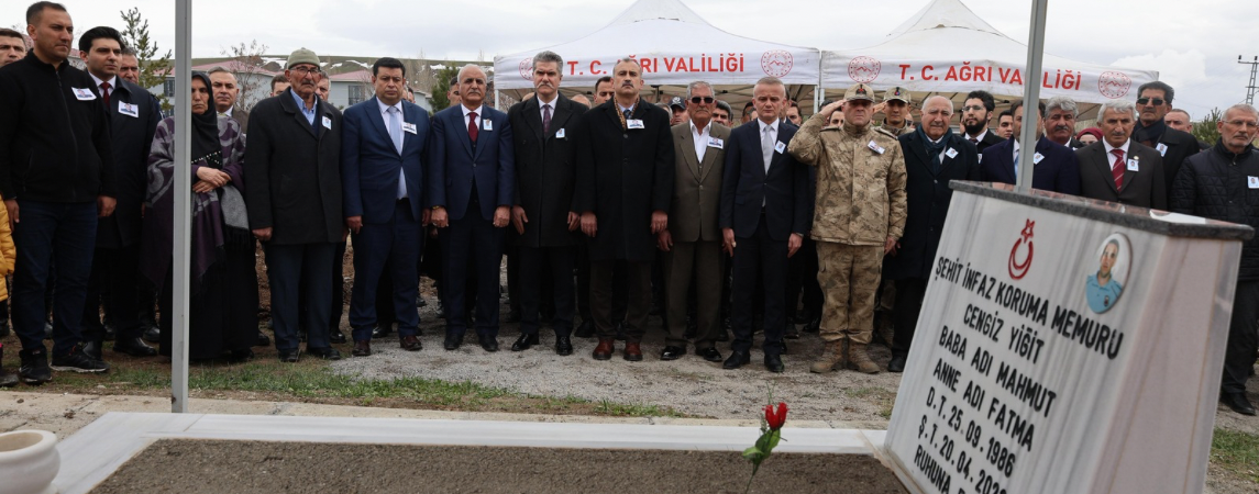 Şehidimiz Kabri Başında Dualarla Anıldı