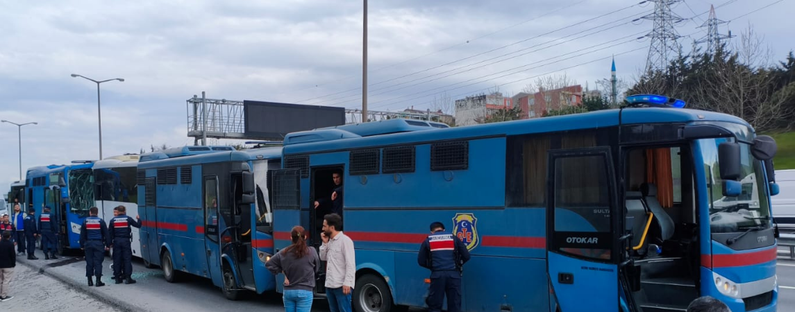 Dört Cezaevi Nakil Aracı Çarpıştı